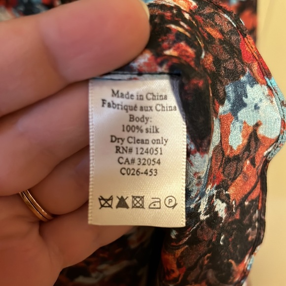 The Odells Floral Flowy 100% Silk Top Sz S - Picture 5 of 5